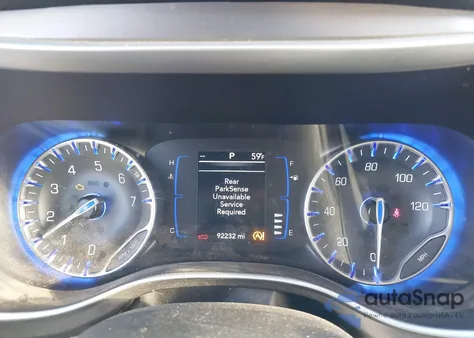 2020 Chrysler Pacifica Touring L z USA, uszkodzony, nr VIN 2C4RC1BG8LR277049